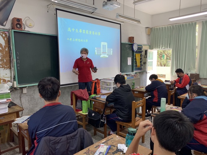 圖3 李桂春老師入班宣導圖片