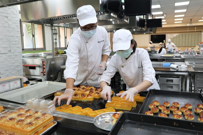 中臺科大自製月餅